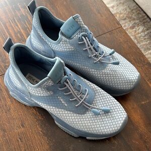 Steve Madden women’s Blue Sneakers